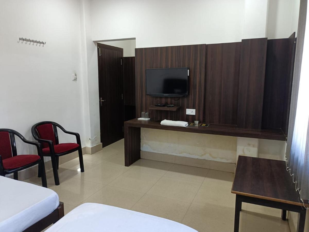 Kusum Hotel Dibrugarh Exterior photo