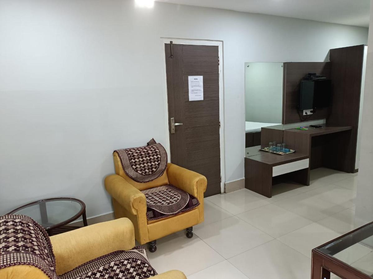 Kusum Hotel Dibrugarh Exterior photo