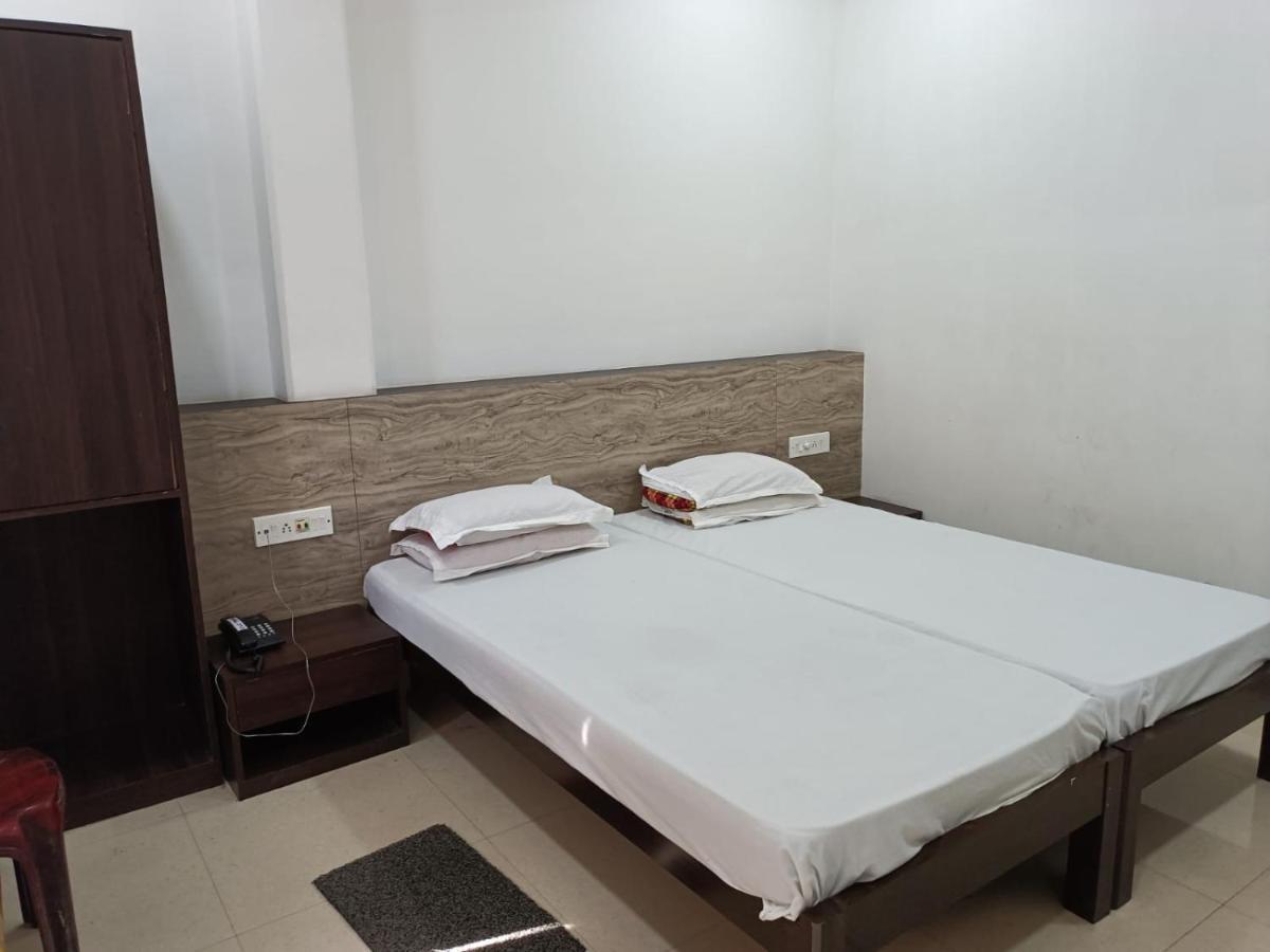 Kusum Hotel Dibrugarh Exterior photo