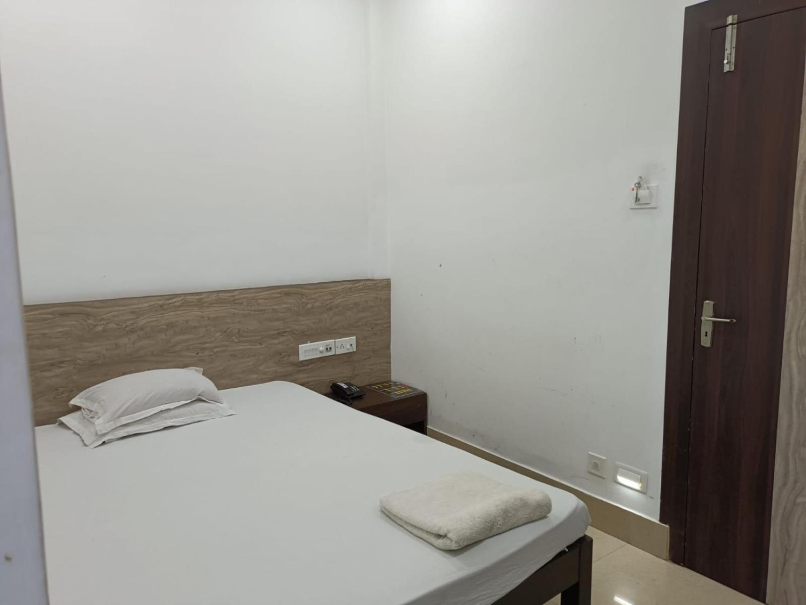 Kusum Hotel Dibrugarh Exterior photo